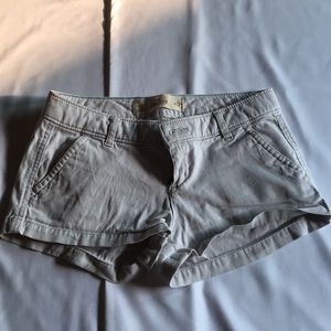 Low-rise White Hollister Shorts